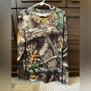 Boys Realtree lightweight base layer top